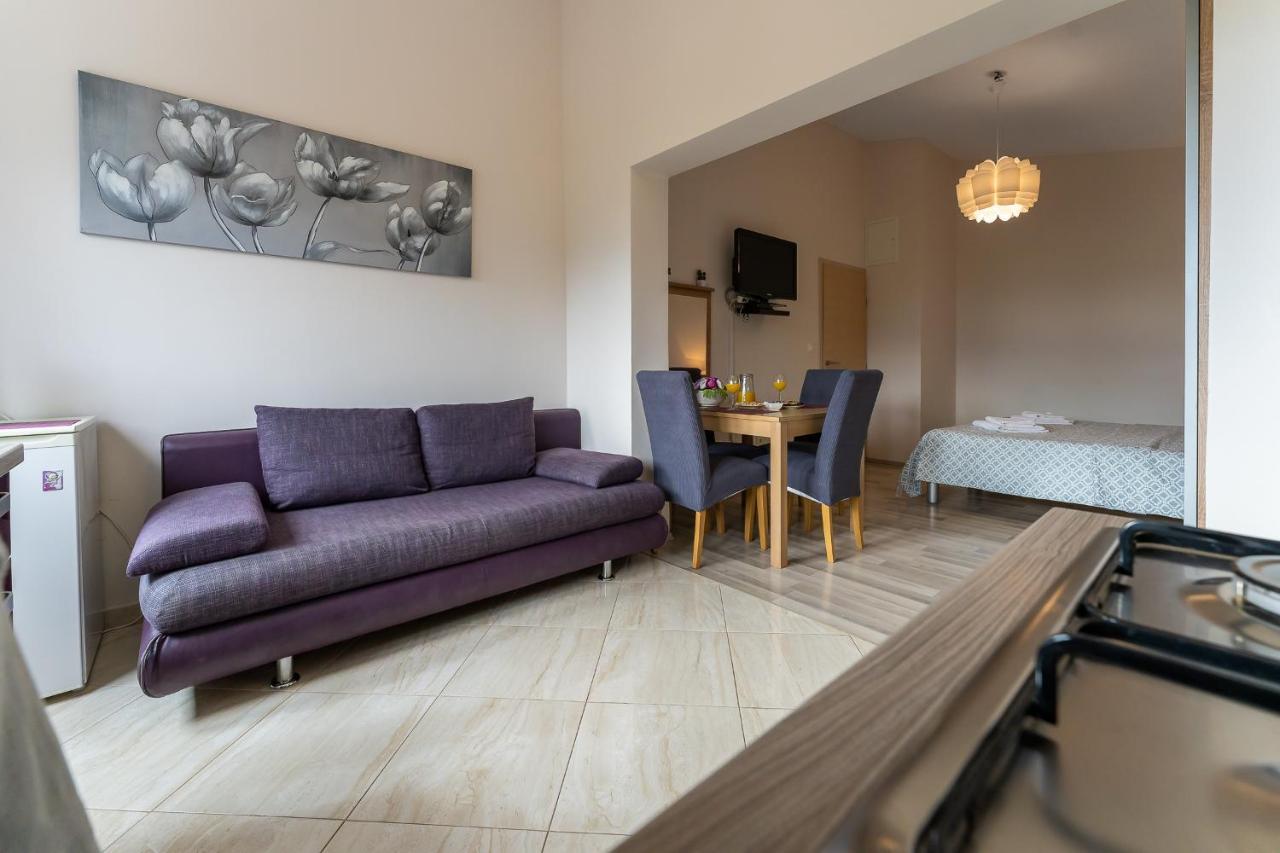 Argyruntum Apartments Stari Grad Kültér fotó