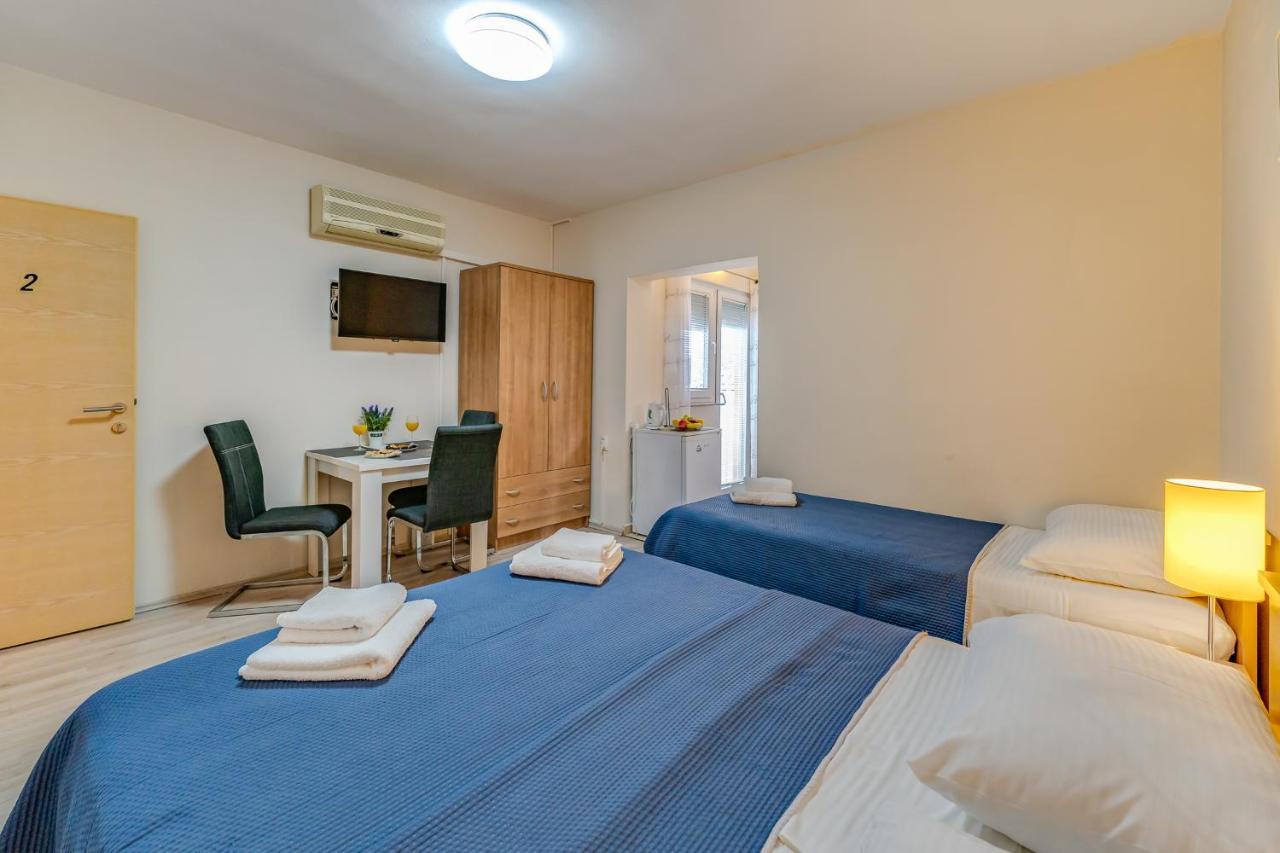 Argyruntum Apartments Stari Grad Kültér fotó