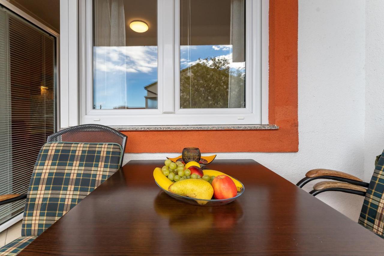 Argyruntum Apartments Stari Grad Kültér fotó