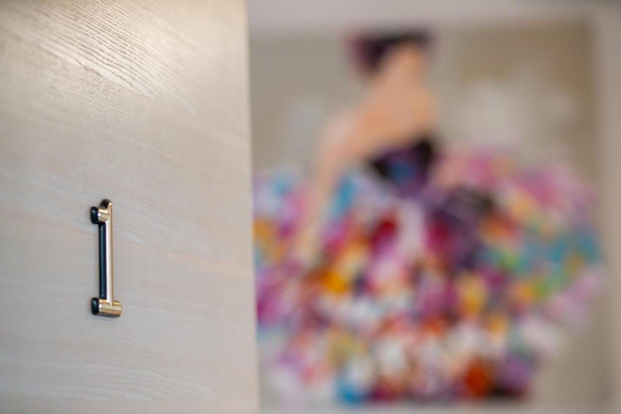 Argyruntum Apartments Stari Grad Kültér fotó