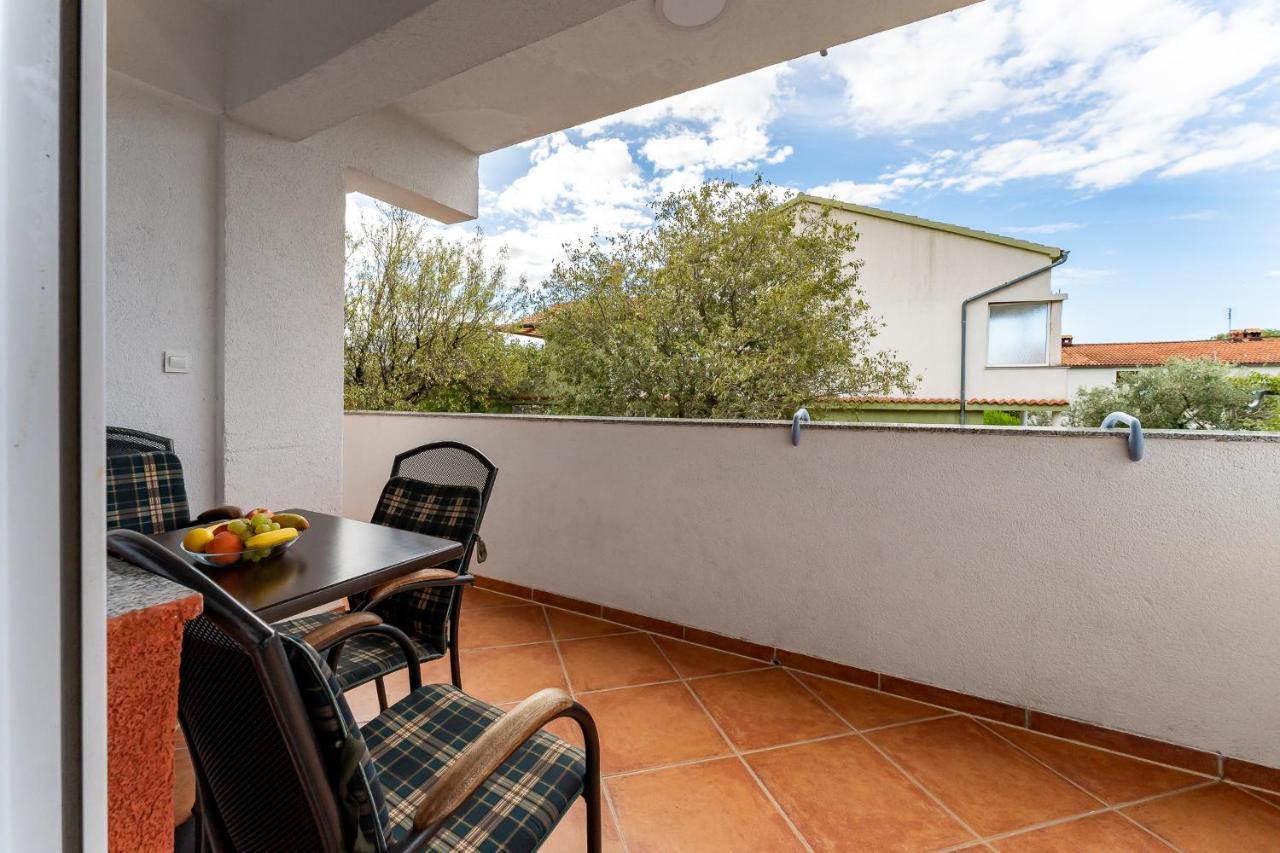 Argyruntum Apartments Stari Grad Kültér fotó