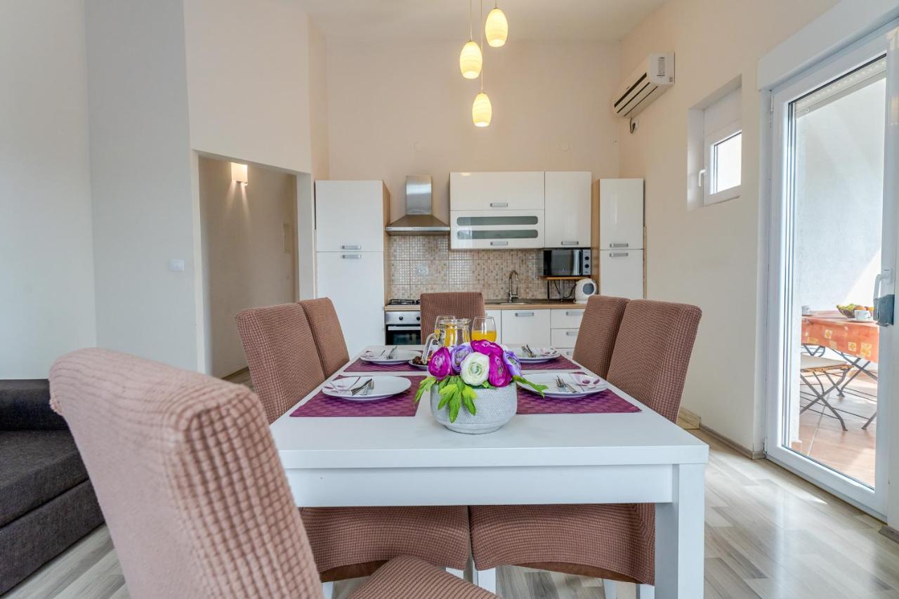 Argyruntum Apartments Stari Grad Kültér fotó