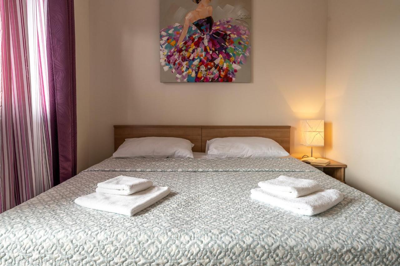 Argyruntum Apartments Stari Grad Kültér fotó
