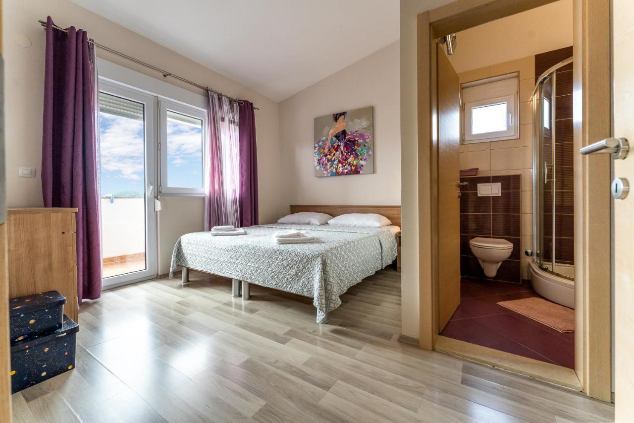 Argyruntum Apartments Stari Grad Kültér fotó