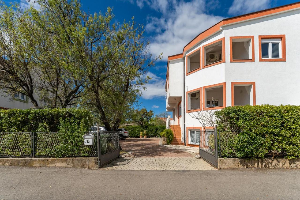 Argyruntum Apartments Stari Grad Kültér fotó