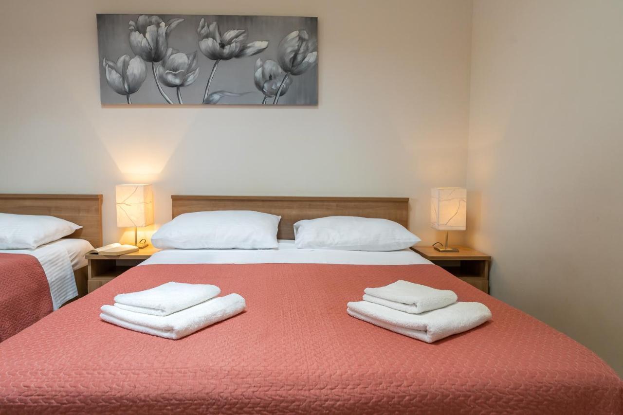 Argyruntum Apartments Stari Grad Kültér fotó