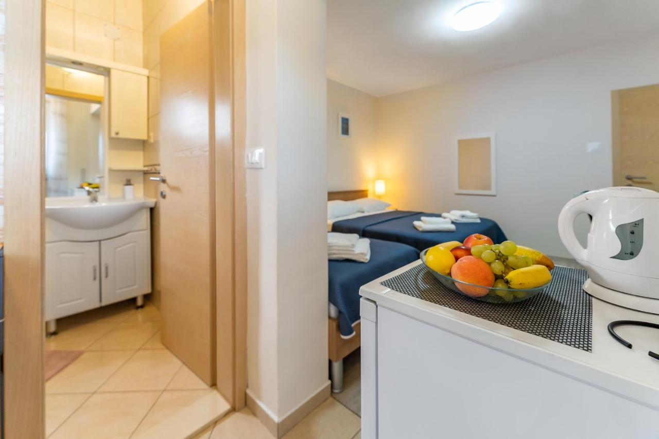 Argyruntum Apartments Stari Grad Kültér fotó