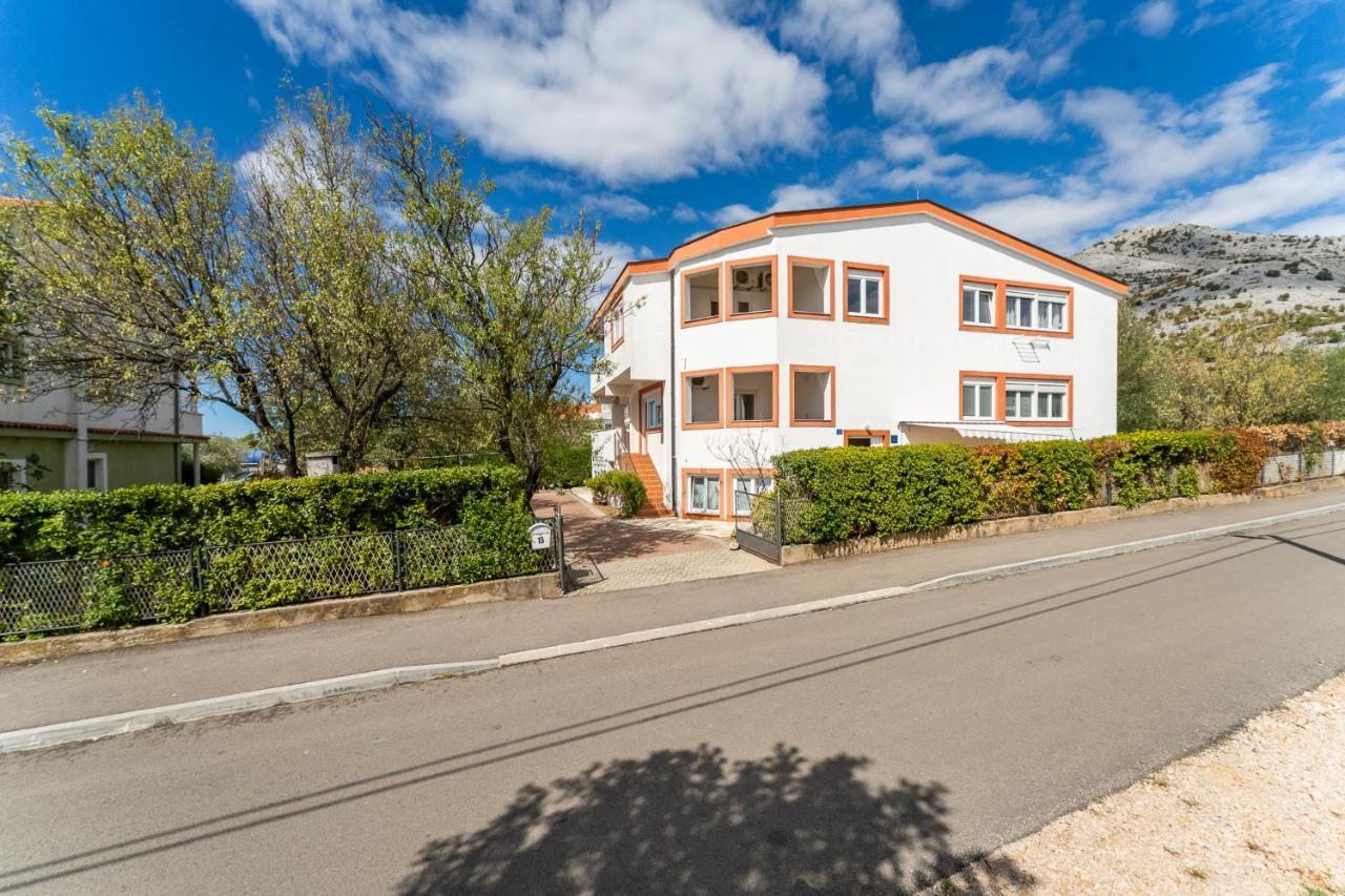 Argyruntum Apartments Stari Grad Kültér fotó