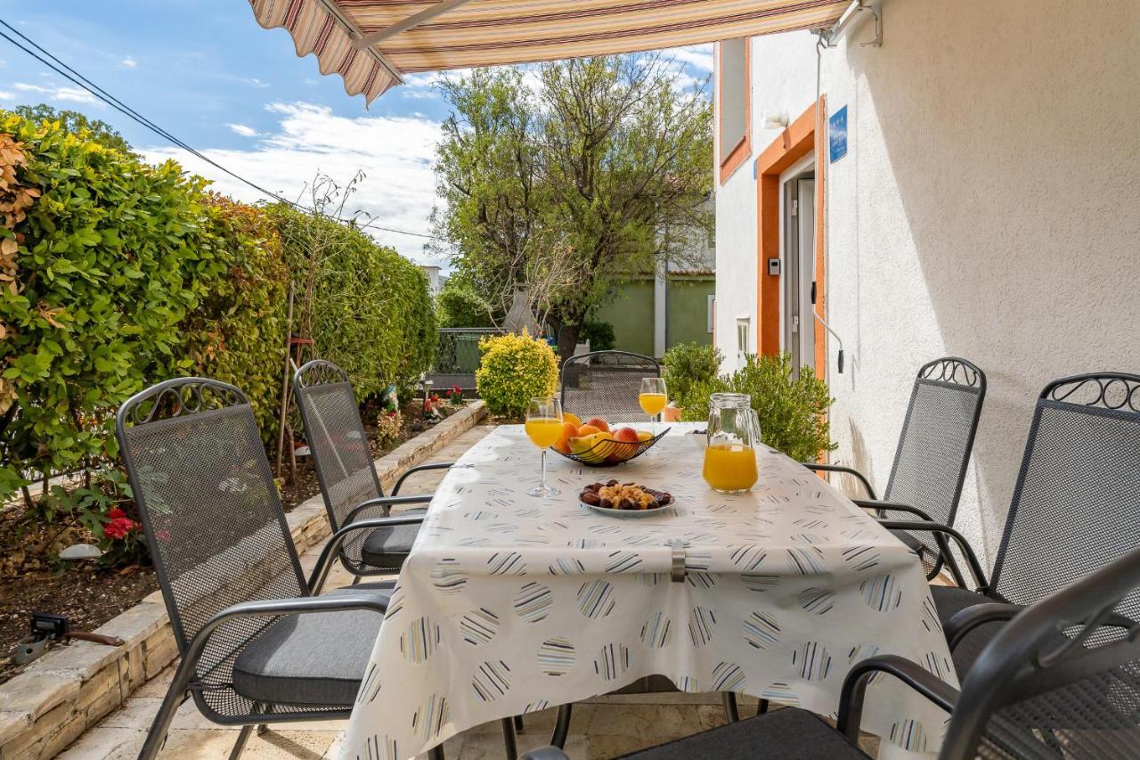 Argyruntum Apartments Stari Grad Kültér fotó
