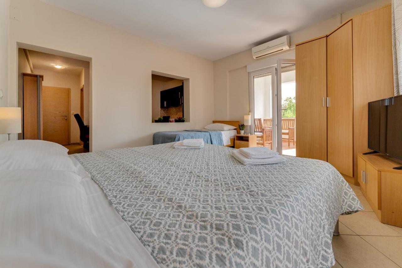 Argyruntum Apartments Stari Grad Kültér fotó