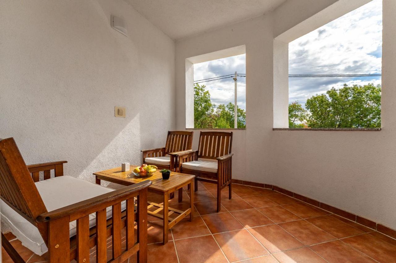 Argyruntum Apartments Stari Grad Kültér fotó
