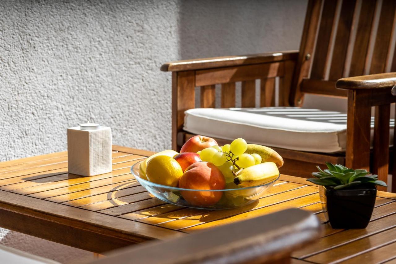 Argyruntum Apartments Stari Grad Kültér fotó