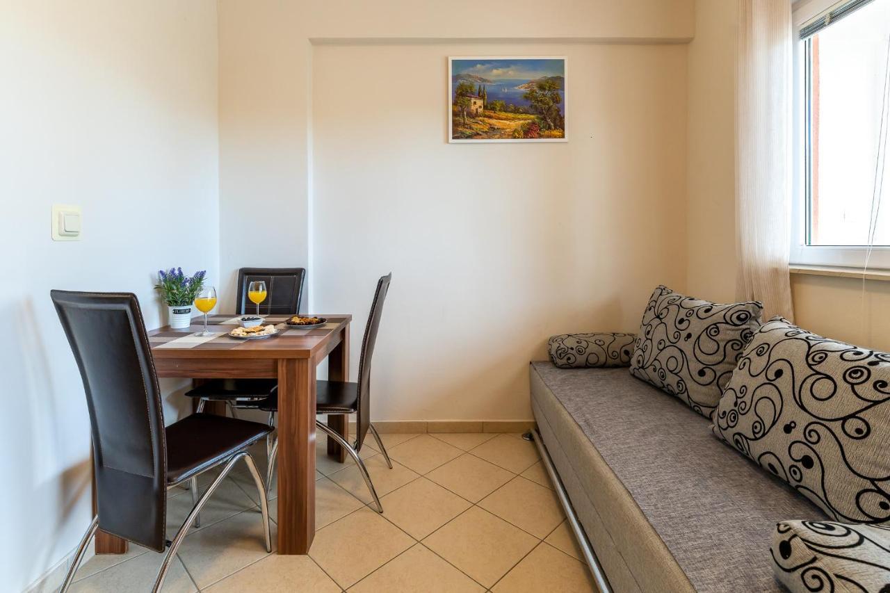 Argyruntum Apartments Stari Grad Kültér fotó