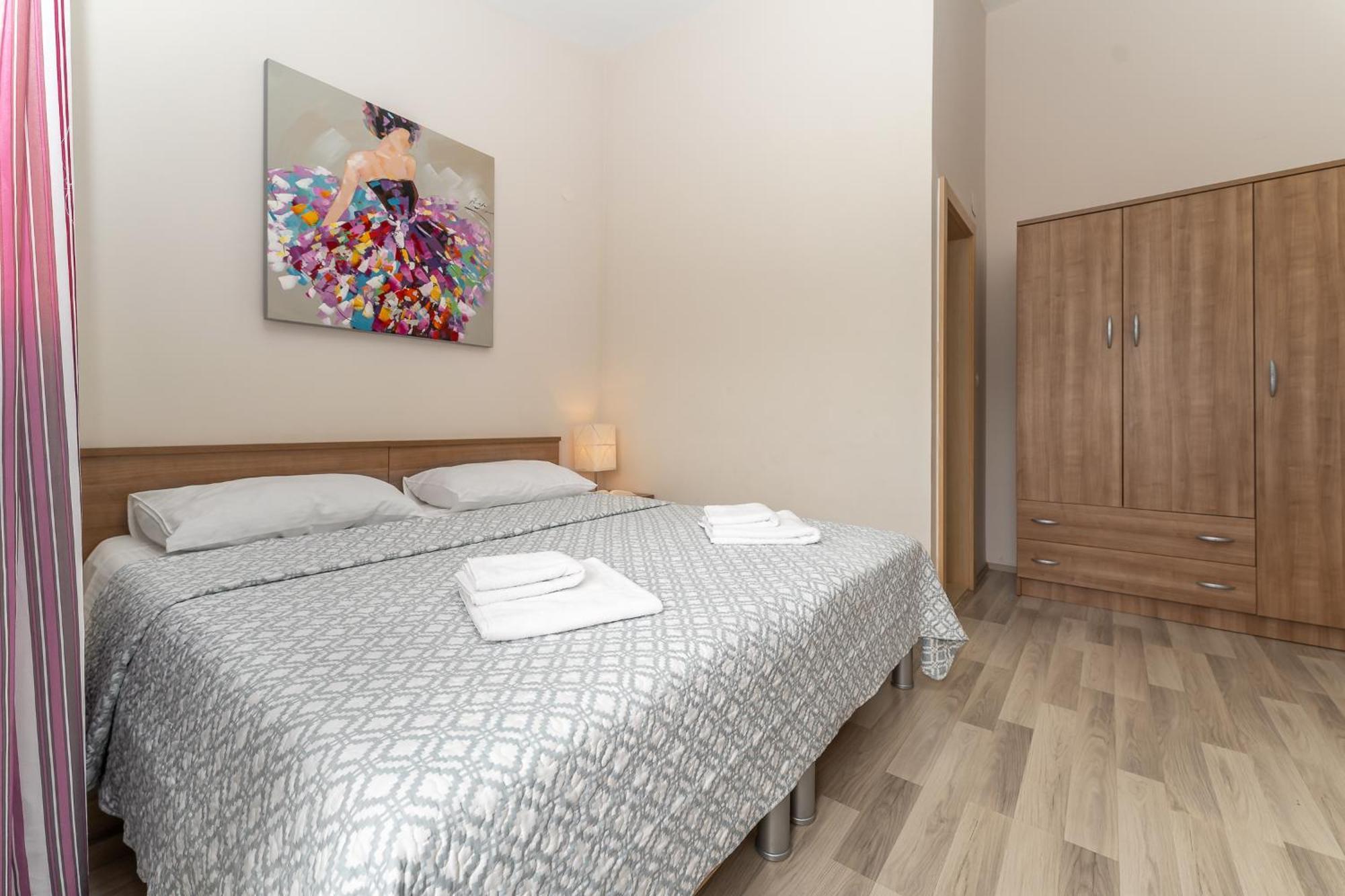 Argyruntum Apartments Stari Grad Kültér fotó