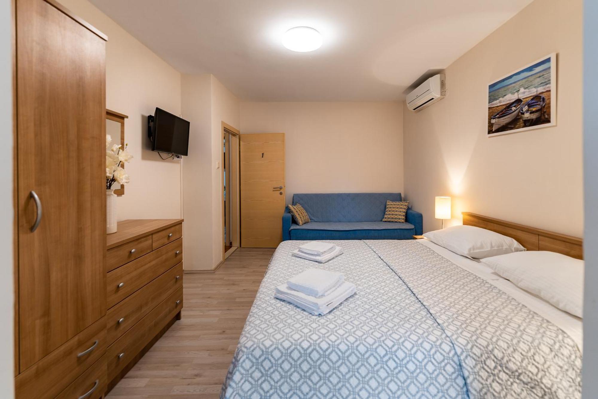 Argyruntum Apartments Stari Grad Kültér fotó